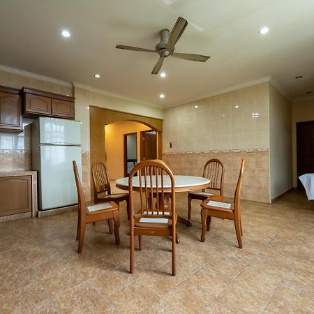 Mk Homestay Wakaf Che Yeh With Bathtub - Max 14 Pax โกตาบารู ภายนอก รูปภาพ