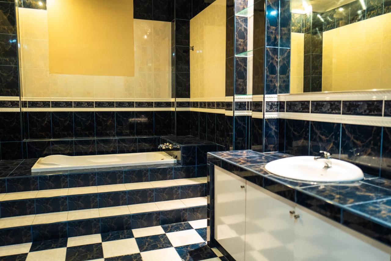 Mk Homestay Wakaf Che Yeh With Bathtub - Max 14 Pax โกตาบารู ภายนอก รูปภาพ