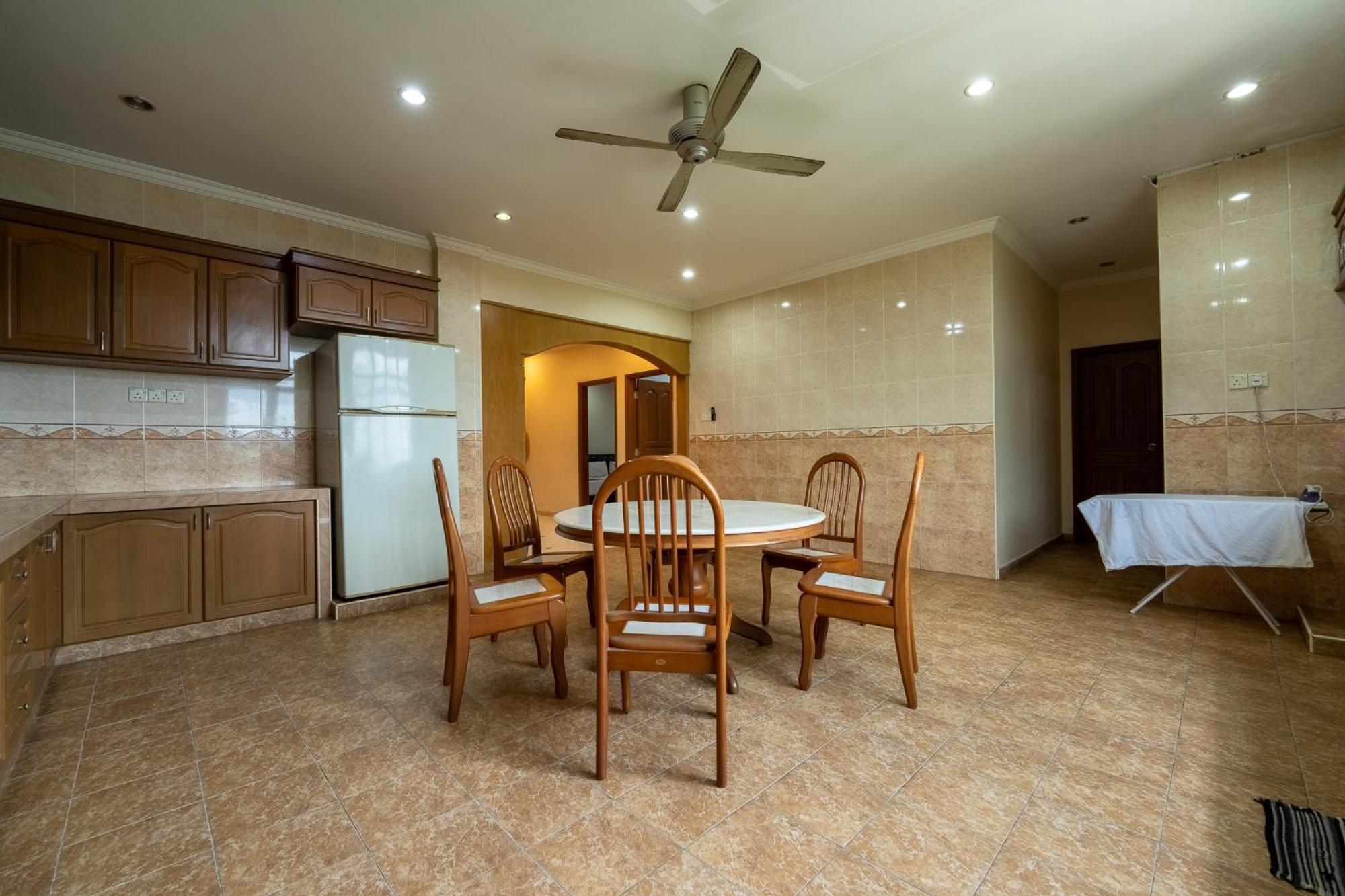 Mk Homestay Wakaf Che Yeh With Bathtub - Max 14 Pax โกตาบารู ภายนอก รูปภาพ